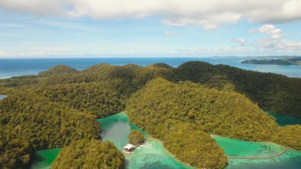 Lagune bleue avec des îles — Video