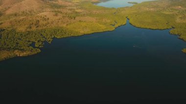 Tropikal adada gün doğumu
