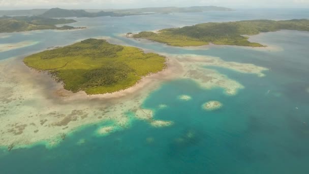 Meereslandschaft mit Inseln und Lagunen — Stockvideo