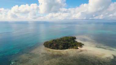 Güzel tropikal ada.