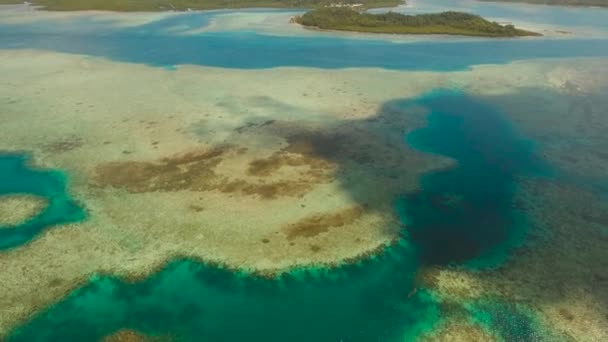 Paisaje marino con lagunas e islas — Vídeo de stock