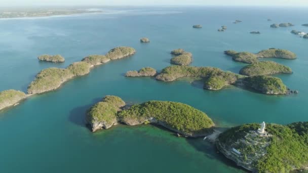 Conjunto de ilhas no mar. Filipinas. — Vídeo de Stock