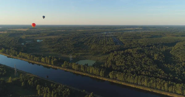 Montgolfières dans le ciel — Photo