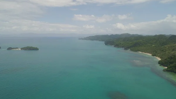 Caramoan Adaları Deniz Burnu, Camarines Sur, Filipinler. — Stok fotoğraf