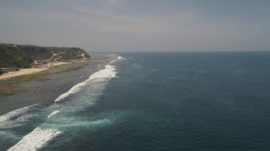 Plajlı deniz manzarası