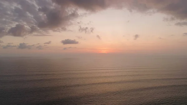 Puesta de sol sobre el mar — Foto de Stock