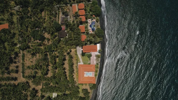 バリの海のインドネシアホテル — ストック写真