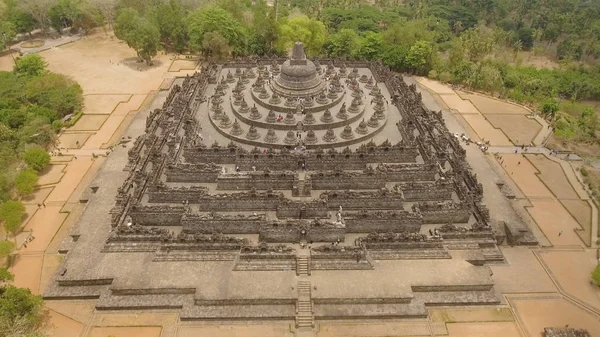 Borobudur Budist Tapınağı
