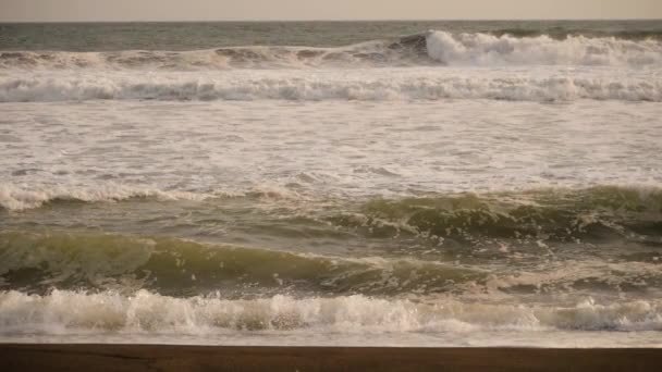 Oceano com ondas grandes — Vídeo de Stock