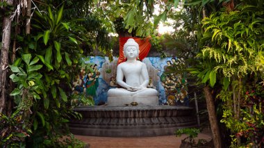 Bali adasındaki Budist tapınağı