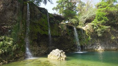 Güzel tropik şelale. Filipinler, Luzon