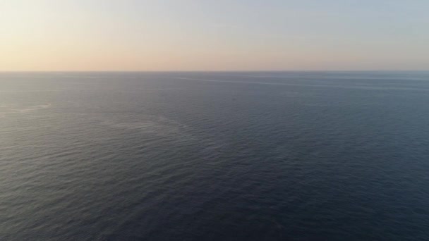 Sonnenuntergang über dem Meer — Stockvideo