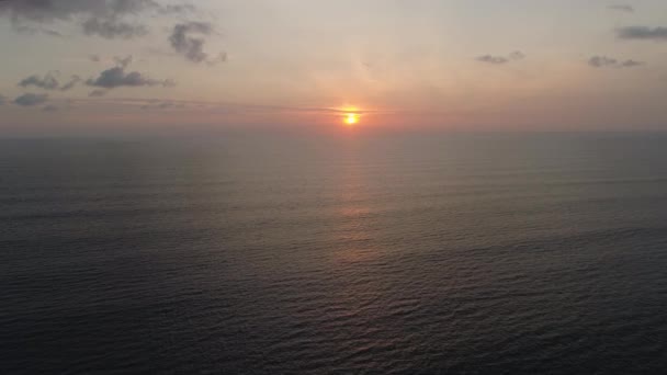 Coucher de soleil sur la mer — Video