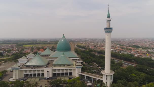 Mezquita Al Akbar en Surabaya Indonesia. — Vídeo de stock