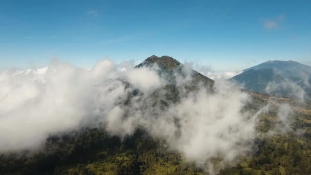 Hegyvidéki táj Jawa sziget, Indonézia. — Stock videók