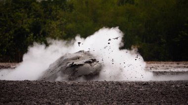 Çamur volkanı Kanlı Kuwu, Endonezya