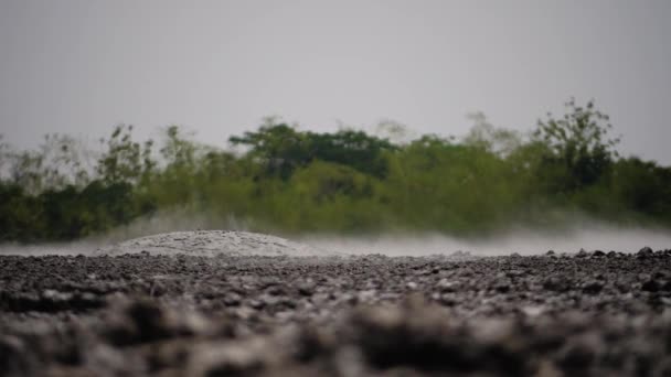 Volcán de lodo Bledug Kuwu, Indonesia — Vídeo de stock