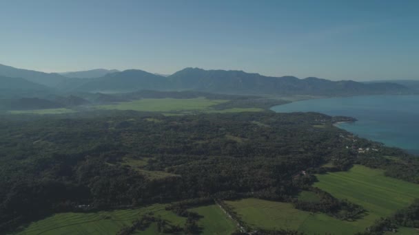 Vista del paisaje de montaña y océano . — Vídeo de stock