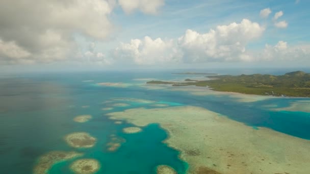 Paisaje marino con lagunas e islas — Vídeos de Stock