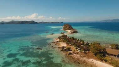 Lagünleri ve adaları olan deniz burnu