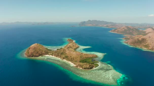 Île tropicale avec plage de sable, Philippines, Palawan — Video