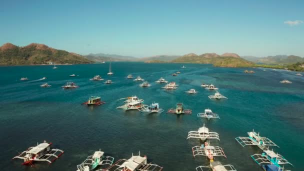 Deniz ve adalar üzerinde gün batımı. Filipinler, Palawan — Stok video