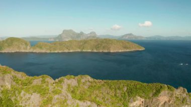 Tropik adaları olan deniz burnu El Nido, Palawan, Filipinler