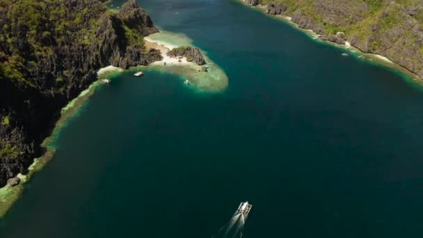 Tropische lagune en strand, Filippijnen, El Nido. — Stockvideo