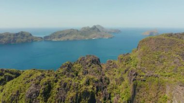 Tropik adaları olan deniz burnu El Nido, Palawan, Filipinler