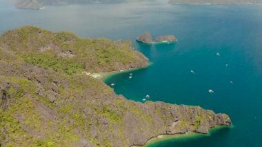 Tropik adaları olan deniz burnu El Nido, Palawan, Filipinler