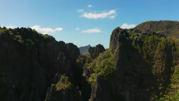 Przylądek morski z tropikalnymi wyspami El Nido, Palawan, Filipiny — Wideo stockowe