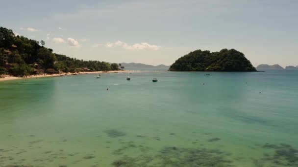 Filipinler, El Nido 'daki Las Cabanas Plajı — Stok video