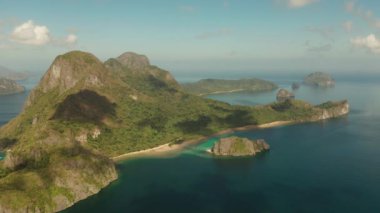 Tropik adaları olan deniz burnu El Nido, Palawan, Filipinler