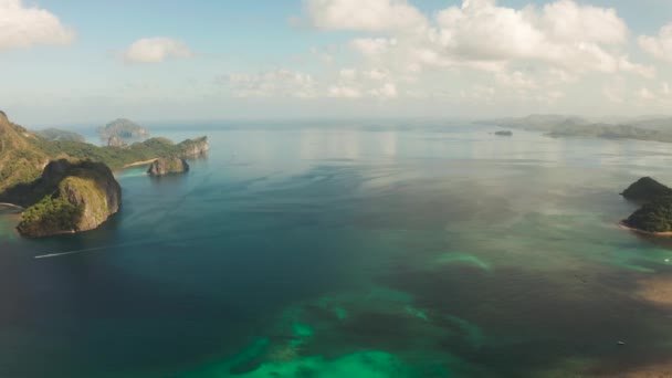 Seascape s tropickými ostrovy El Nido, Palawan, Filipíny — Stock video