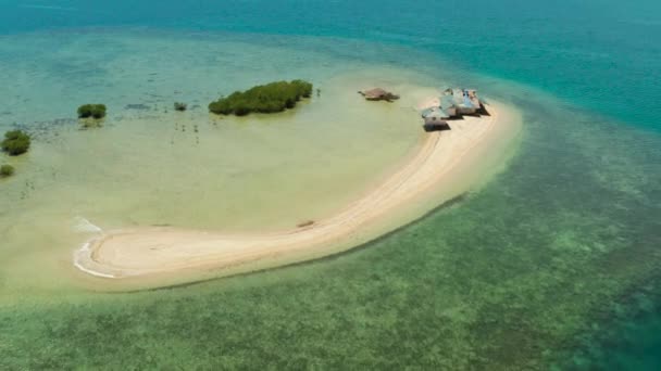 Kumlu bir tropik ada. Palawan, Filipinler — Stok video