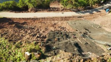Kaya düşüşü koruma ağı, dağlardaki güvenlik telleri.