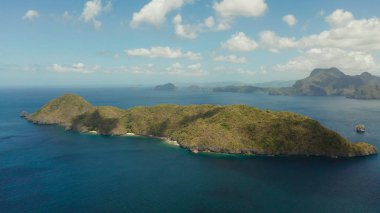 Tropik adaları olan deniz burnu El Nido, Palawan, Filipinler