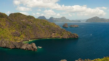 Tropik adaları olan deniz burnu El Nido, Palawan, Filipinler