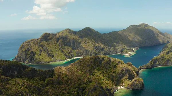 Tropik adaları olan deniz burnu El Nido, Palawan, Filipinler