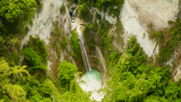 Vackra tropiska vattenfall Filippinerna, Cebu — Stockvideo