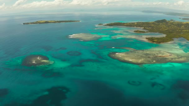 Seascape with tropical islands and turquoise water. — Stock Video