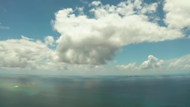 Blått hav och moln i Filippinerna. — Stockvideo