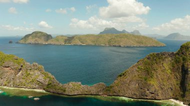 Tropik adaları olan deniz burnu El Nido, Palawan, Filipinler