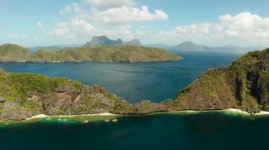 Tropik adaları olan deniz burnu El Nido, Palawan, Filipinler