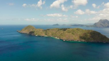 Tropik adaları olan deniz burnu El Nido, Palawan, Filipinler