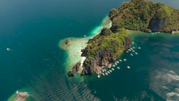 Isla tropical con playa de arena. El nido, Filipinas — Vídeos de Stock