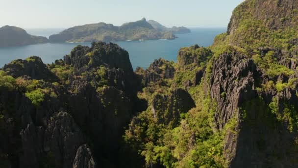 Przylądek morski z tropikalnymi wyspami El Nido, Palawan, Filipiny — Wideo stockowe