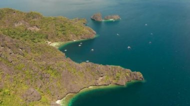 Tropik adaları olan deniz burnu El Nido, Palawan, Filipinler