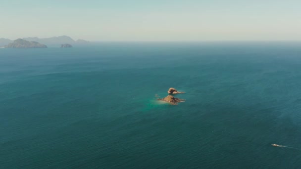 Zeegezicht met tropische eilanden El Nido, Palawan, Filipijnen — Stockvideo