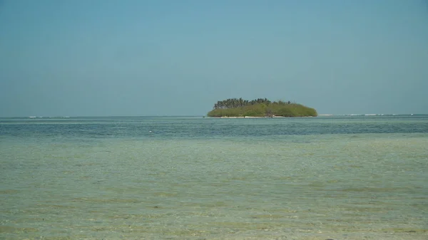 Plage de sable blanc. Philippines. — Photo